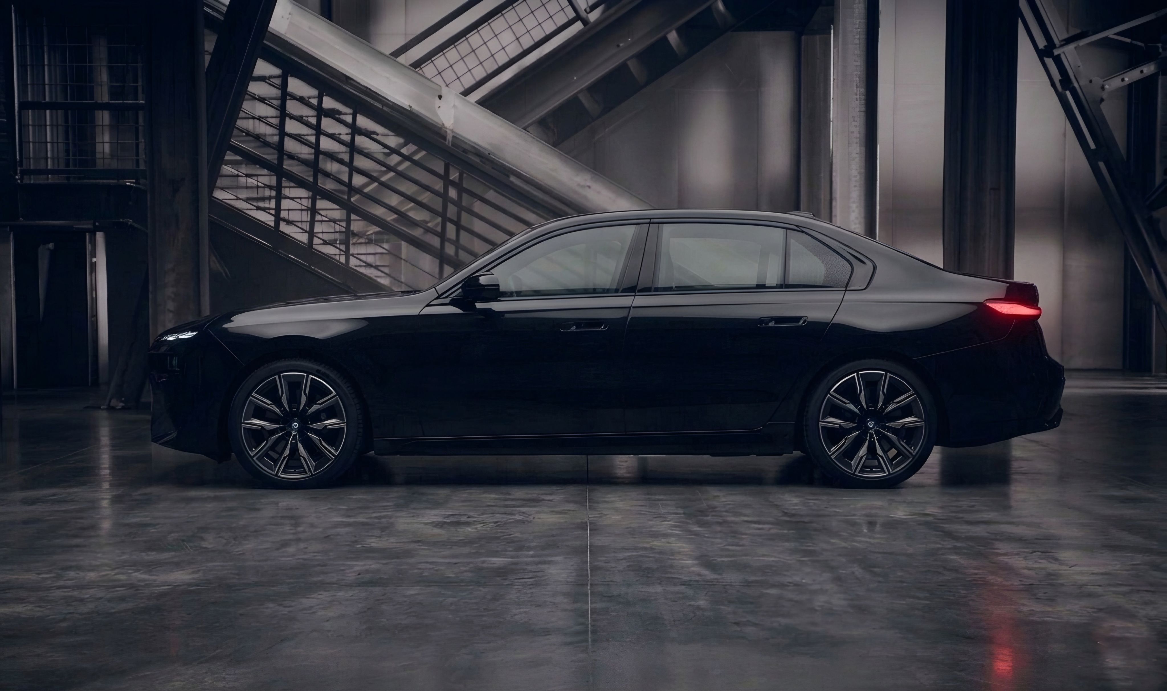 BMW 7 Back